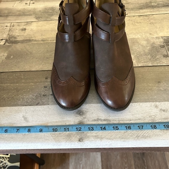 JBU Brava Encore Size 11 Brown Heeled Boots Patch  Straps Vegan Leather - Picture 3 of 9
